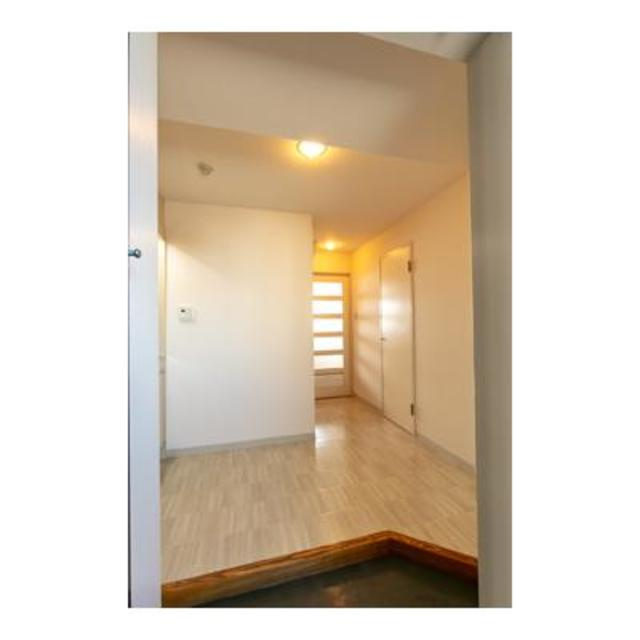 野田屋ビルの玄関|※写真は同タイプ住戸です。