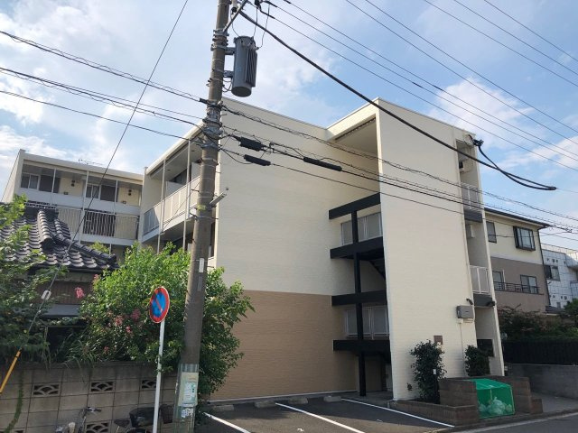 レオパレスなかやまの外観