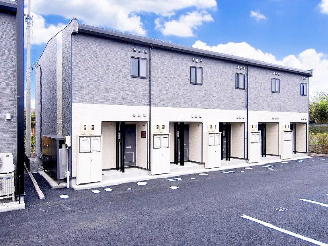 レオパレスチェリー　ブロッサムの外観