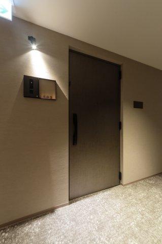 ＭＯＣＸＩＯＮ　ＰＲＥＭＩＵＭ四谷大京町の玄関|※写真は同タイプ住戸です。