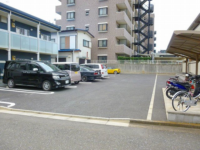 プルミエの駐車場