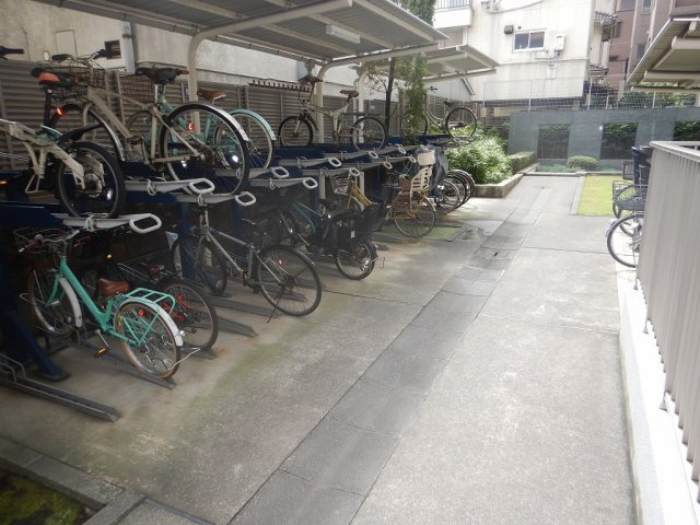 フォルム文京動坂の駐輪場