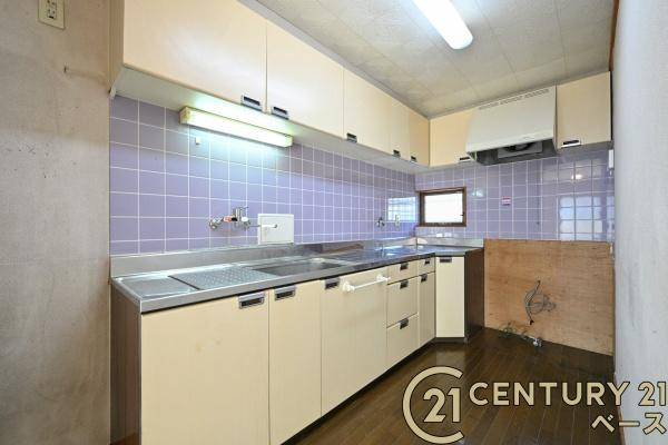 天理市東井戸堂町　一戸建のキッチン|■収納スペース豊富で使い勝手の良いキッチン！