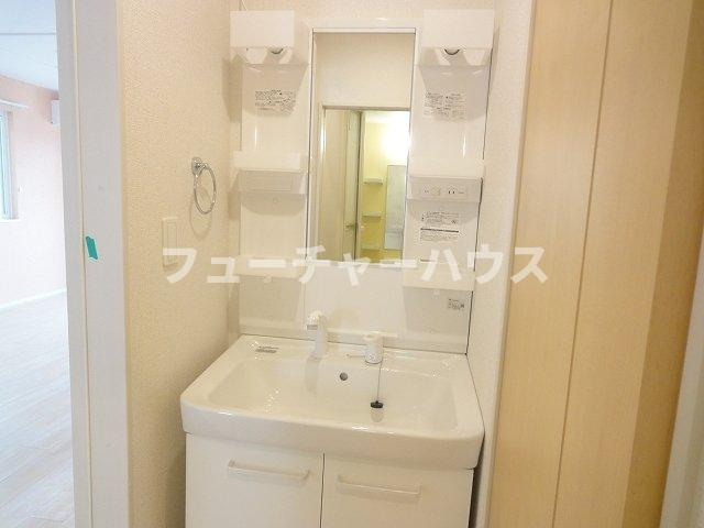 ニューグレイスⅣの洗面所|スペースが確保できる洗面所です