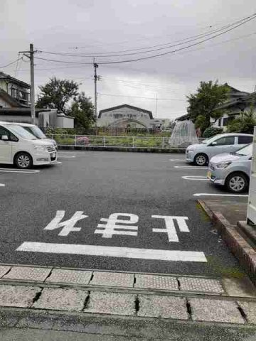ブリアン・ヴェールⅠの駐車場