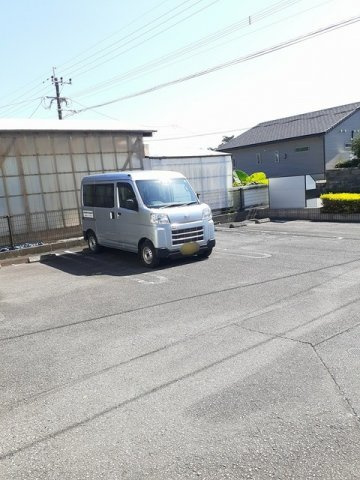プリムローズの駐車場