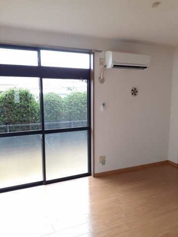 シティハイツ園田の居間・リビング