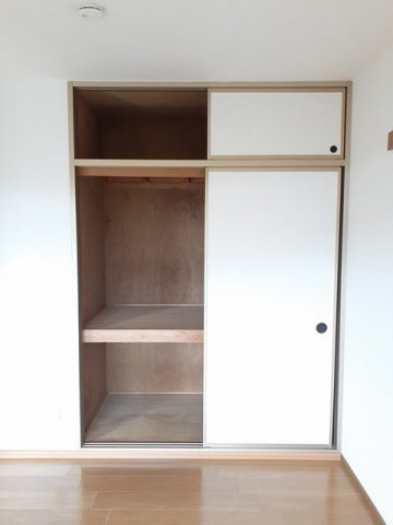 シティハイツ園田の収納