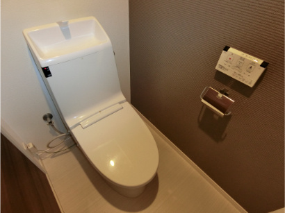 パシフィック新小岩の冷暖房・空調設備|【浴室乾燥機】暖房・冷風・換気・乾燥が可能です。毎日を快適に過ごせるうれしい機能が揃っています。雨の日の洗濯物も安心です。