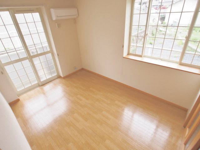 グレイスフルホームBの洋室