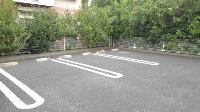 プリマベーラの駐車場