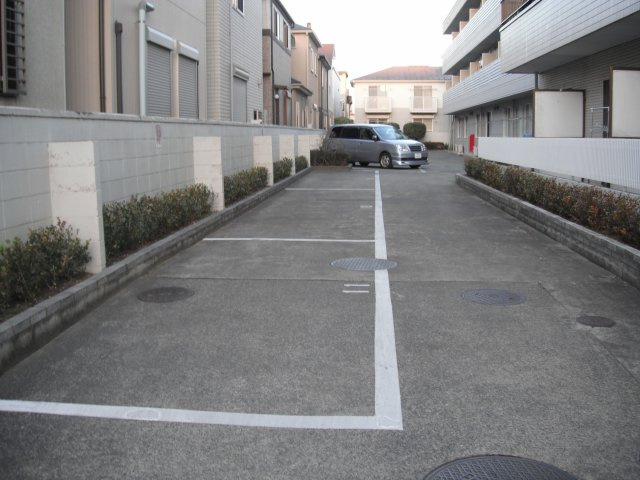 【駐車場】 | アービス小栗原 | 敷地内駐車場は月額10,800円です。