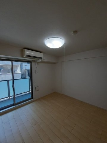 アーバンフォレストの内装|明るい室内です