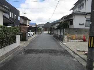 【前面道路含む現地写真】 | 広島市安佐南区伴東８丁目No.2 三菱沼田（大原台）