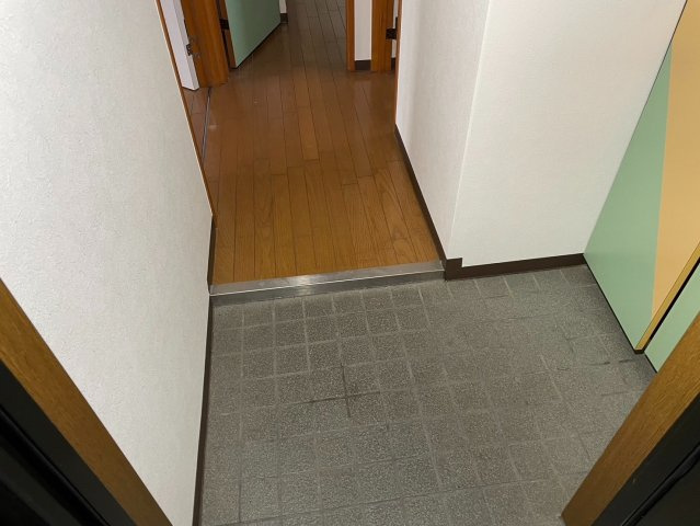 シティハウス松本の玄関