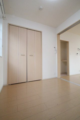 ウェルホワイトの内装|明るい色調の室内です