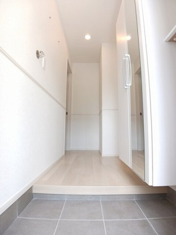 メゾン・プラチナの玄関|ゆったりとした玄関です