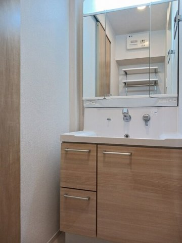 フィオーレＳＫ　Ⅲの洗面所|ゆったりとスペースのある洗面所
