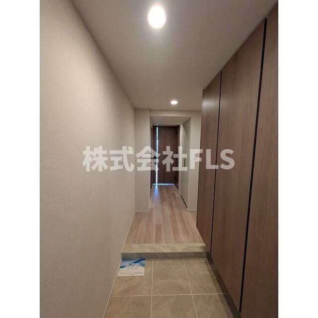 新宿区高田馬場４丁目の賃貸マンションの玄関