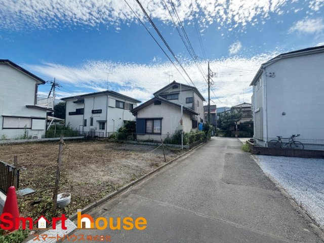 愛甲郡愛川町中津１棟の前面道路含む現地写真