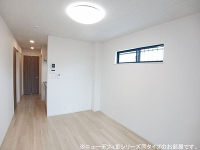 【居間・リビング】 | クレストコート　みらい | こちらの居間で趣味の時間をお楽しみください