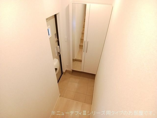 【玄関】 | クレストコート　みらい | 明るい玄関です