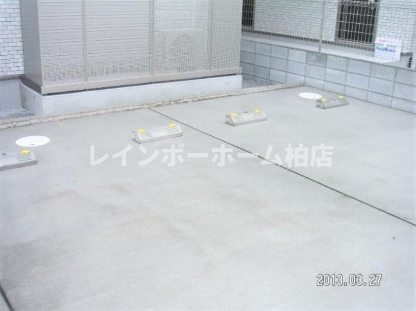 仲介手数料（賃料の1.10ヵ月）の50％OFF対象物件！の駐車場|車をお持ちの方に嬉しい駐車場付きの物件です