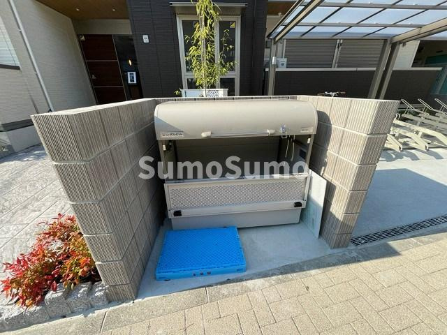 百花園EASTの外観