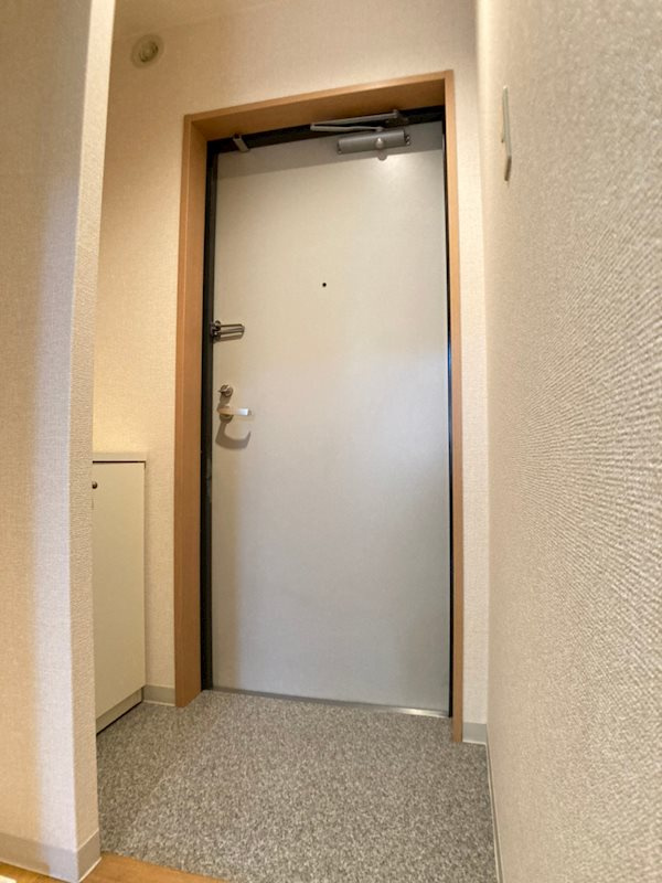 アーバンコンフォート堀江の玄関