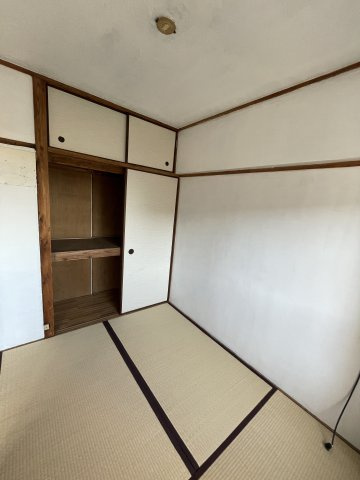 離宮ビルの寝室
