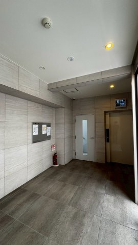 LIBTH博多駅南WESTのロビー