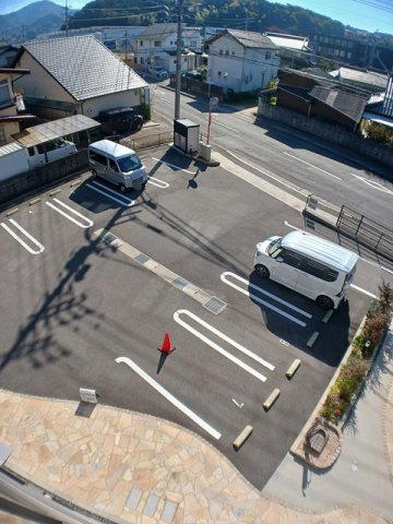 ユーキー・フカワの駐車場|駐車スペースもあります