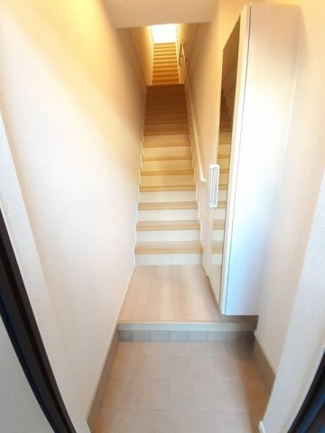 サン　ウォーム　Ｖの玄関|収納もある玄関です