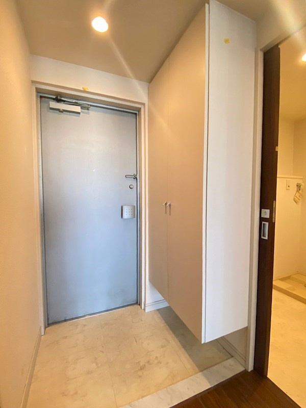 S-RESIDENCE学園坂の玄関