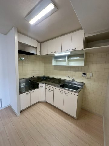 UR武庫川 28号棟のキッチン