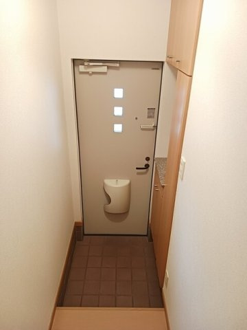 シェーネベルグＢの玄関|ゆったりとした玄関です