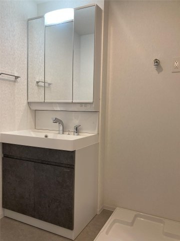 S-RESIDENCE六ツ門abreastIの洗面所|忙しい朝にもうれしい独立洗面台付き！