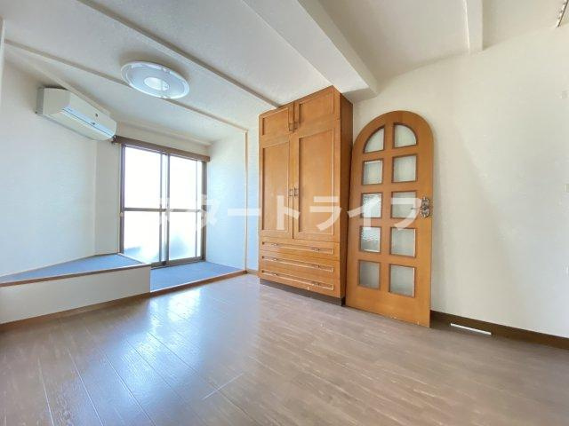 大阪市淀川区西三国１丁目の賃貸マンションの寝室
