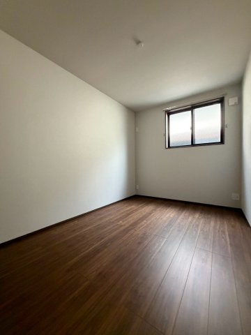 【子供部屋】 | 玉川町3丁目戸建 | きれいな洋室です