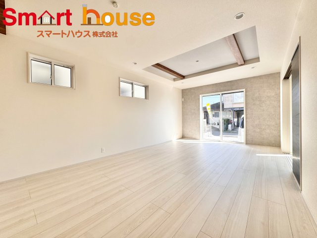 相模原市南区新戸の居間・リビング|こだわりの広がりとゆとり♪家族と過ごす時間を大切にしたい方に、ぴったりの明るくゆとりある住空間です♪
