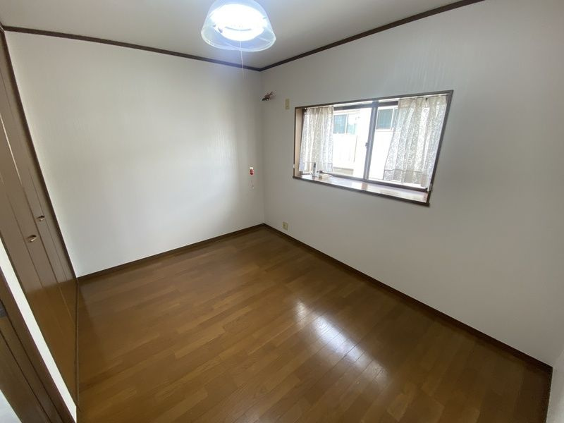 下小阪1丁目戸建の洋室