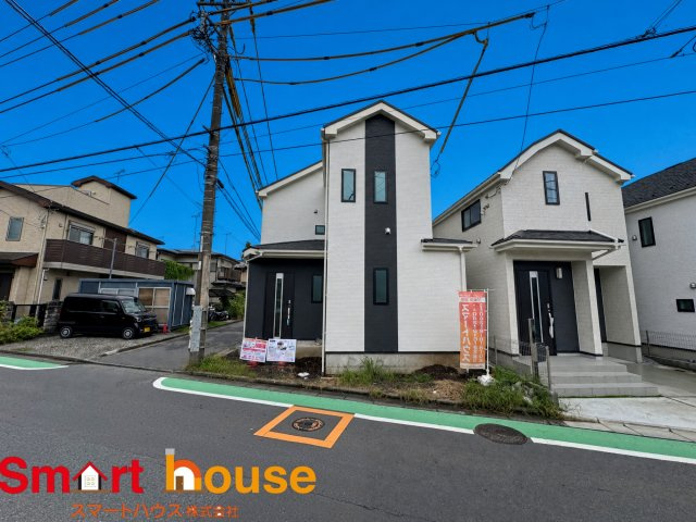 相模原市南区御園5丁目　新築全5棟の前面道路含む現地写真|お住まいの前面道路が広いと駐車が楽になり、陽当たりも遮られないので明るく居心地の良いお家になります♪