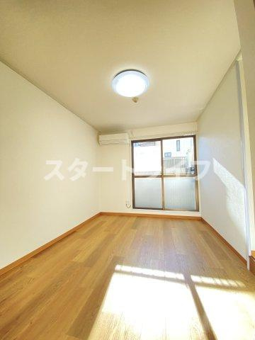 大阪市淀川区木川東１丁目の賃貸マンションの居間・リビング