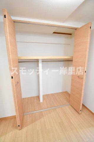 エレガントライフ岸里の収納