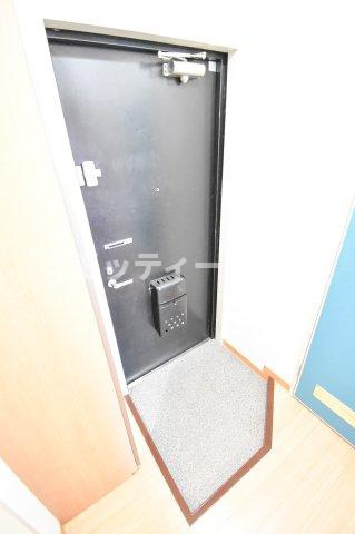 エレガントライフ岸里の玄関