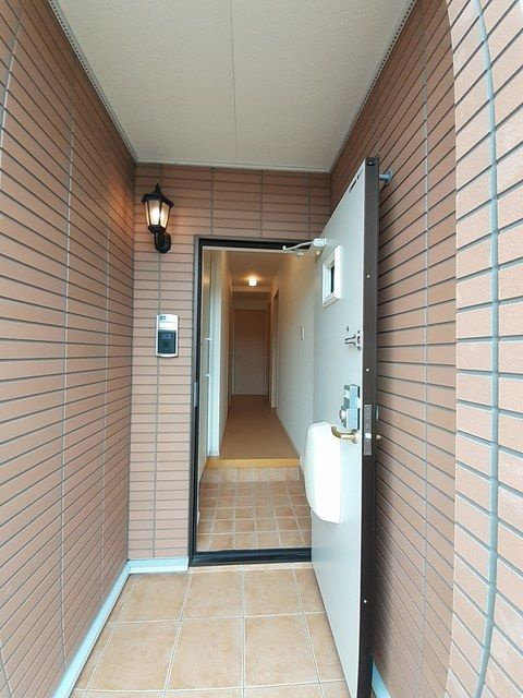 メリディオ静波の玄関