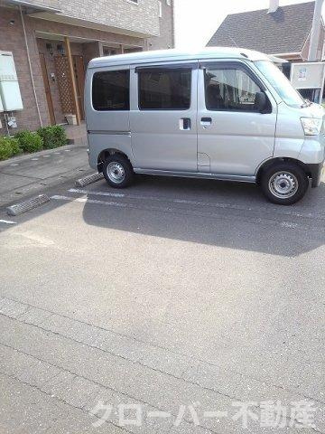 レユスィートＹ　Ⅱの駐車場
