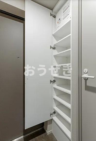 エル・セレーノ清澄白河の玄関