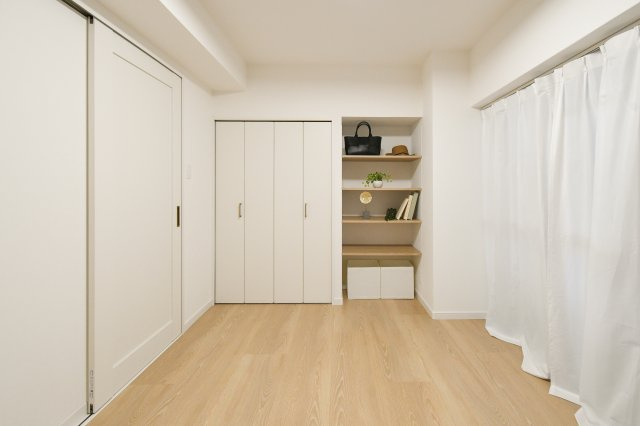 サンライフ霧ケ丘Ⅱー3LDKー【小倉北区　中古マンション】の洋室|見せる収納とCLがあり便利♪【小倉北区中古マンション】