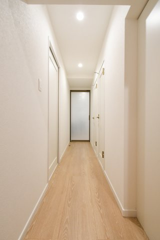 サンライフ霧ケ丘Ⅱー3LDKー【小倉北区　中古マンション】の内装|白を基調とした明るいホール♪【小倉北区中古マンション】